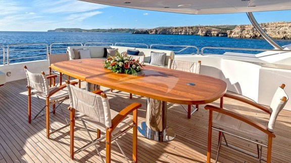 Deck Dining
