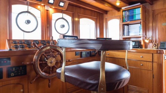 Over the Rainbow - Cockpit 1