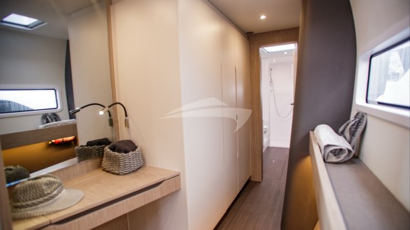 Boat interior - Main Cabin