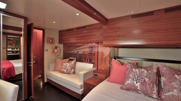 Image of WORLD'S END yacht #17