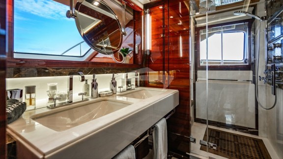 Image of ALLORA yacht #7