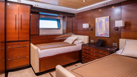 Twin staterooms are en suite