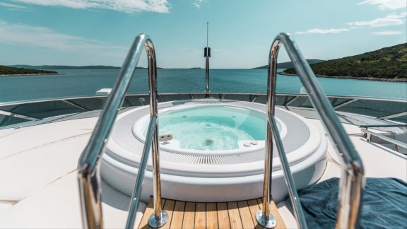 Deck space and Jacuzzi