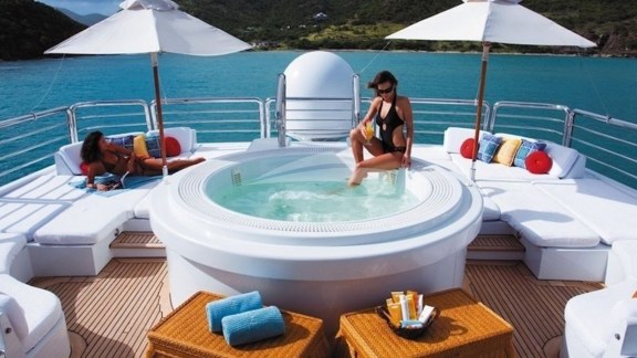 Sundeck Jacuzzi