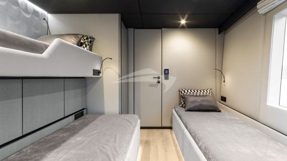 GRAYA triple guest cabin