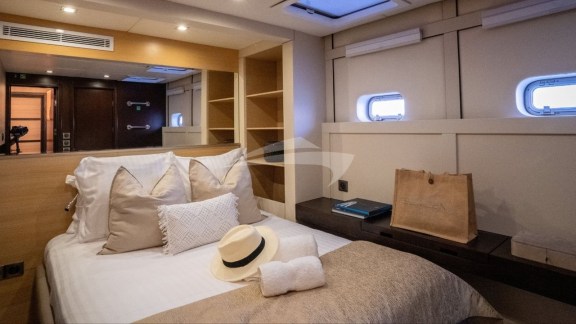 Image of SEAZEN II yacht #22