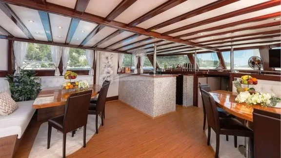 Image of NAUTILUS yacht #13
