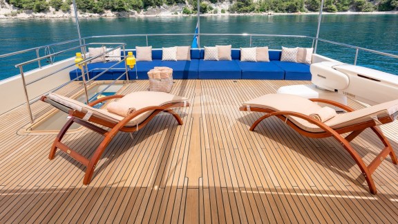 Sun deck