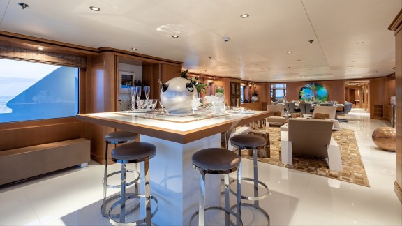 Image of TREEHOUSE yacht #17