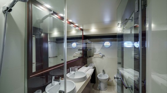 Master cabin WC 2