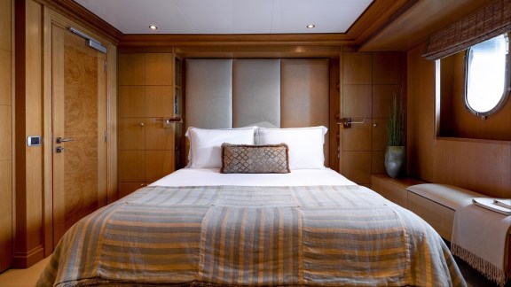 Image of TREEHOUSE yacht #9