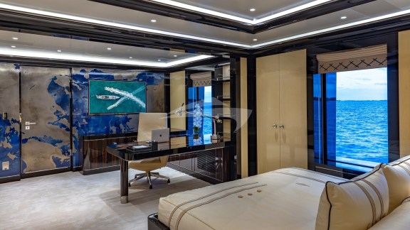 2ND MASTER STATEROOM