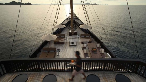 Image of ALILA PURNAMA yacht #2