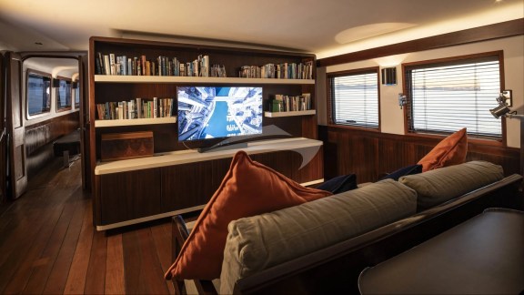 Image of LA FENICE yacht #10