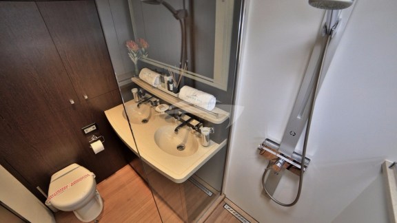 Image of WORLD'S END yacht #16