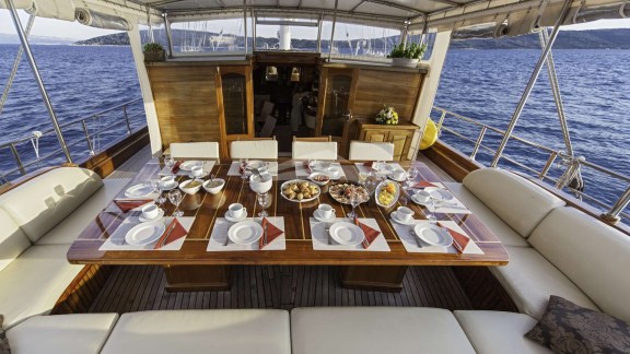 Libra - aft dining area