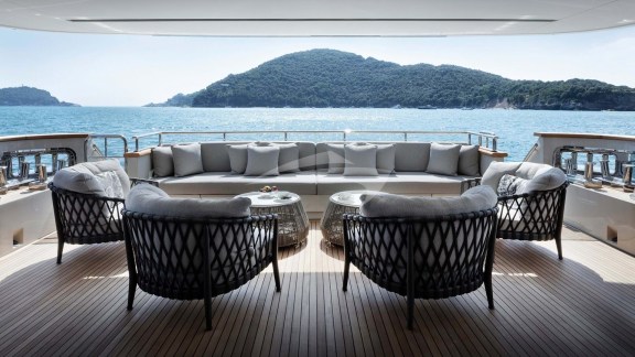 Main deck aft lounging