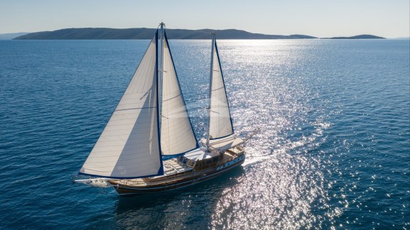 Andi Star - Exterior