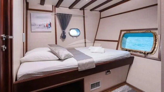 Image of NAUTILUS yacht #17