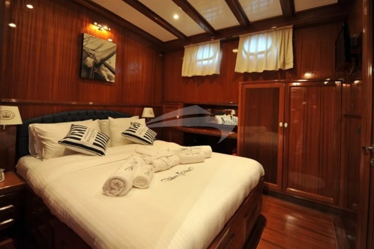 Double Cabin