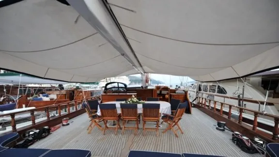 Deck Dining