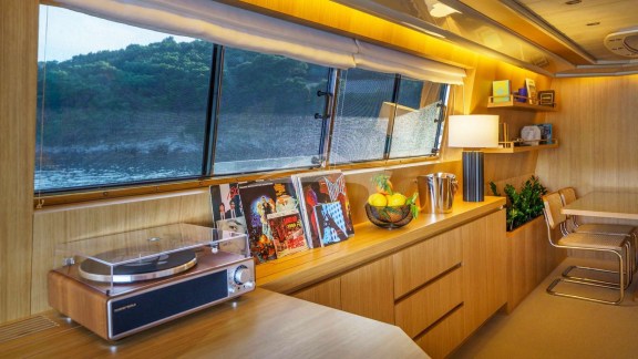 Image of PHANTOM yacht #13