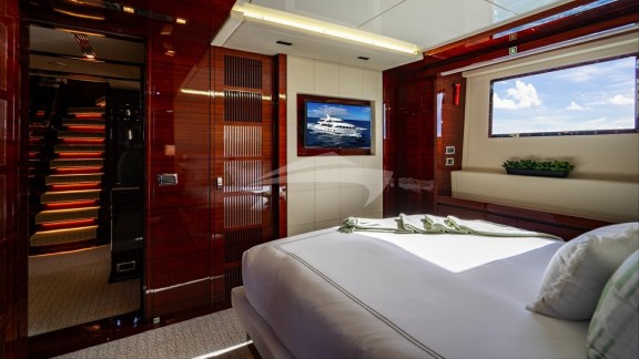 Image of ALLORA yacht #23