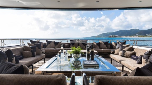 Motor Yacht TRIUMPH deck