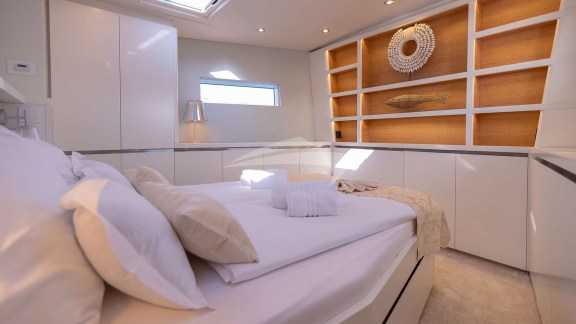 Image of BUBBLES yacht #16