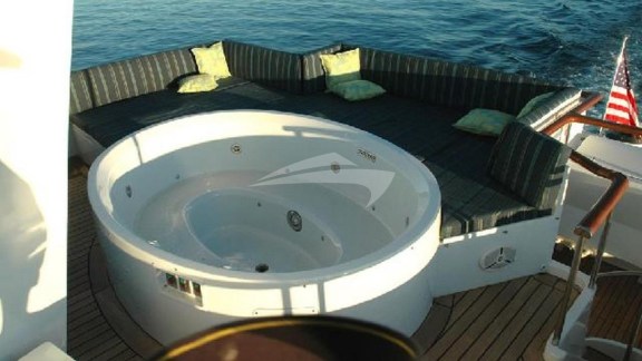 Deck Jacuzzi