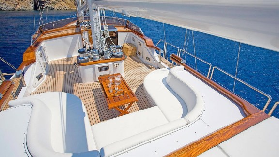 Deck area and seating