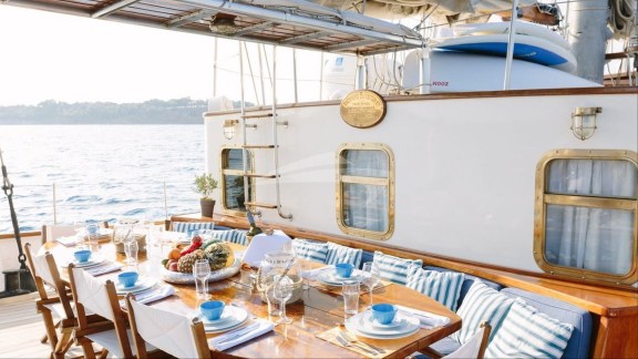 Deck Dining