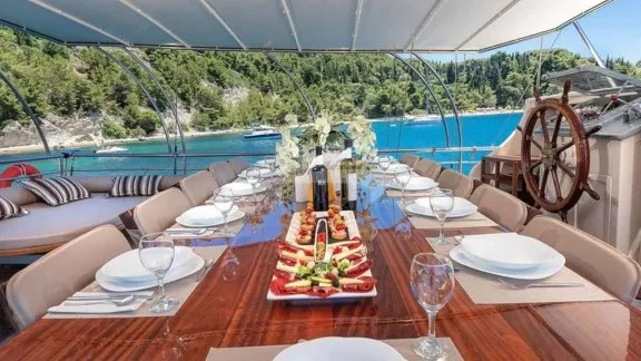 Image of NAUTILUS yacht #8