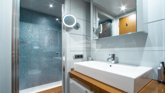 Image of ONLY NOW yacht #30