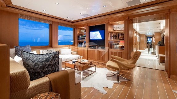 Image of TREEHOUSE yacht #12