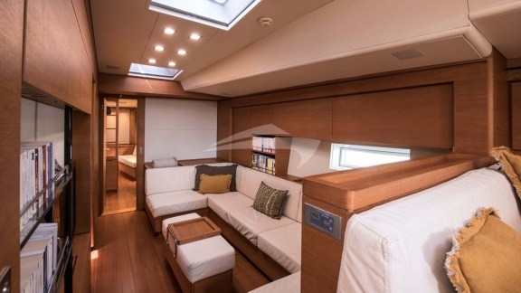 Main deck media area