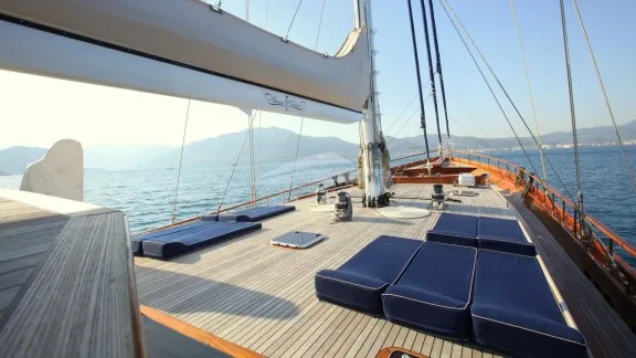 Top Deck