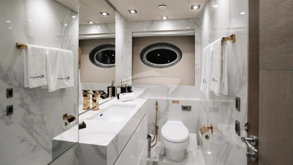 Image of AK ROYALTY yacht #9