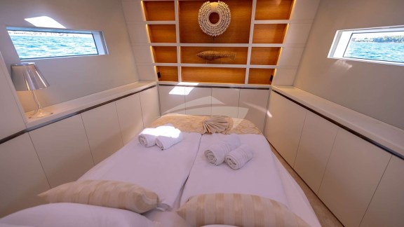 Image of BUBBLES yacht #6