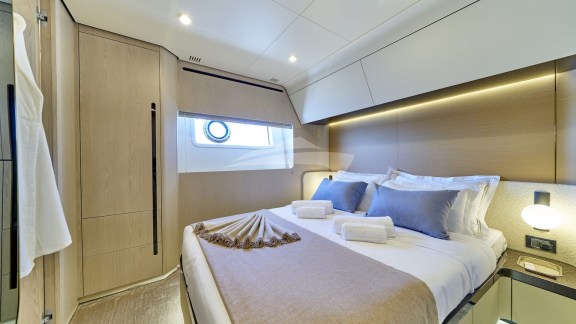 Double cabin