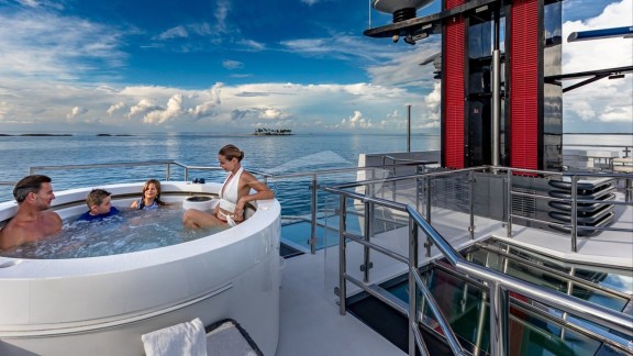Deck Jacuzzi