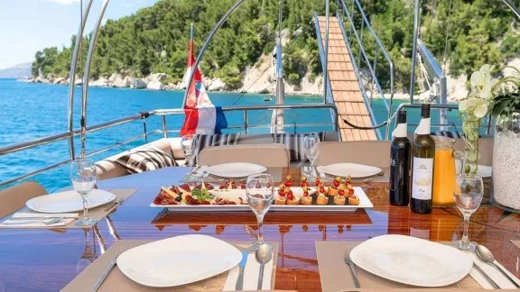 Image of NAUTILUS yacht #9