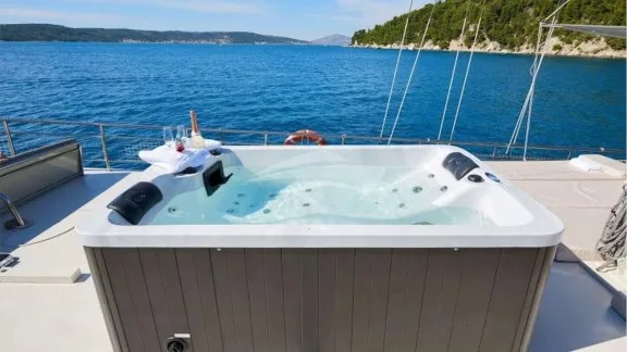 Image of NAUTILUS yacht #19