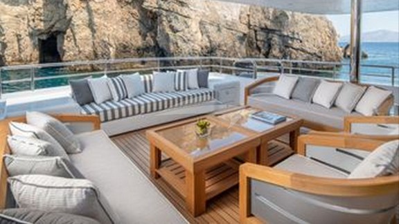 Aft Deck Seating