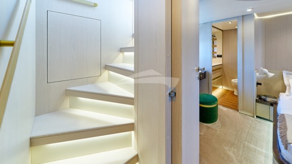 Image of VIVA yacht #17