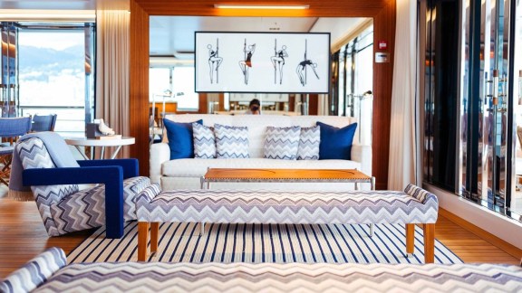 Upper deck main lounge