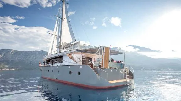 Image of Rara Avis yacht #6