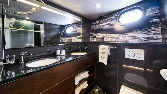 Image of Rara Avis yacht #27