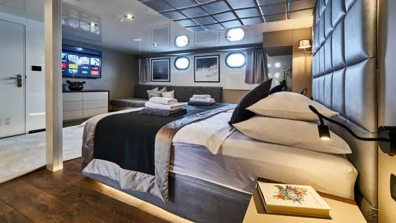 Image of Rara Avis yacht #26