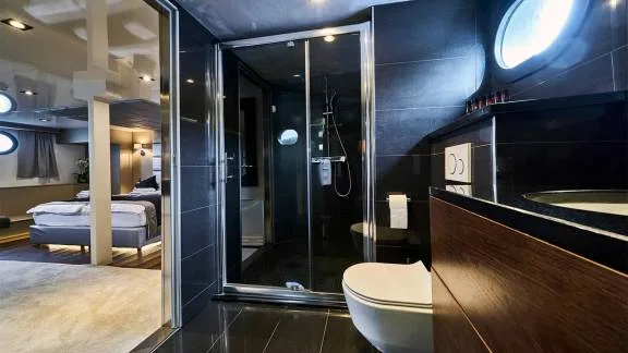 Image of Rara Avis yacht #30